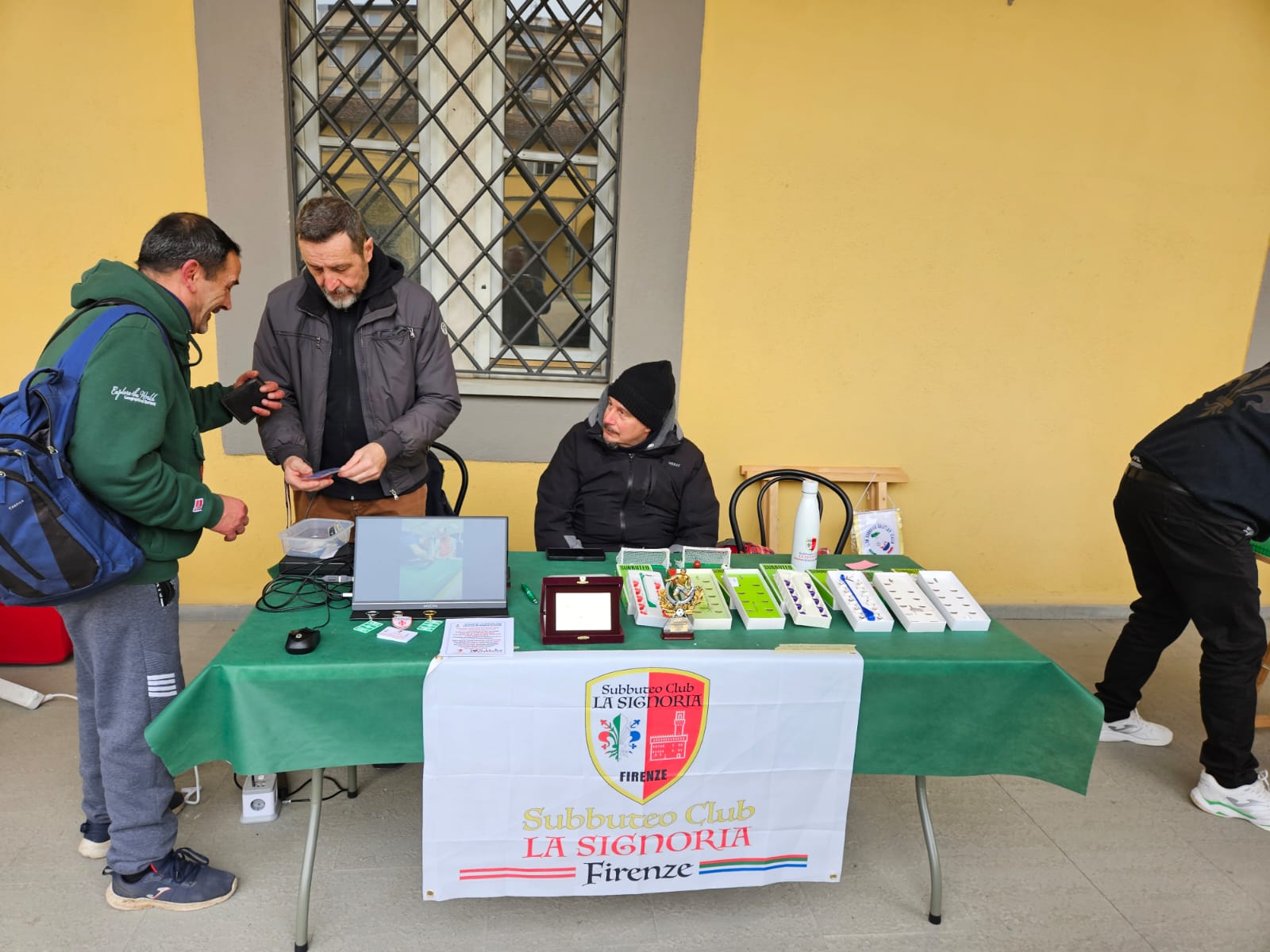 Dimostrazioni pubbliche del Club